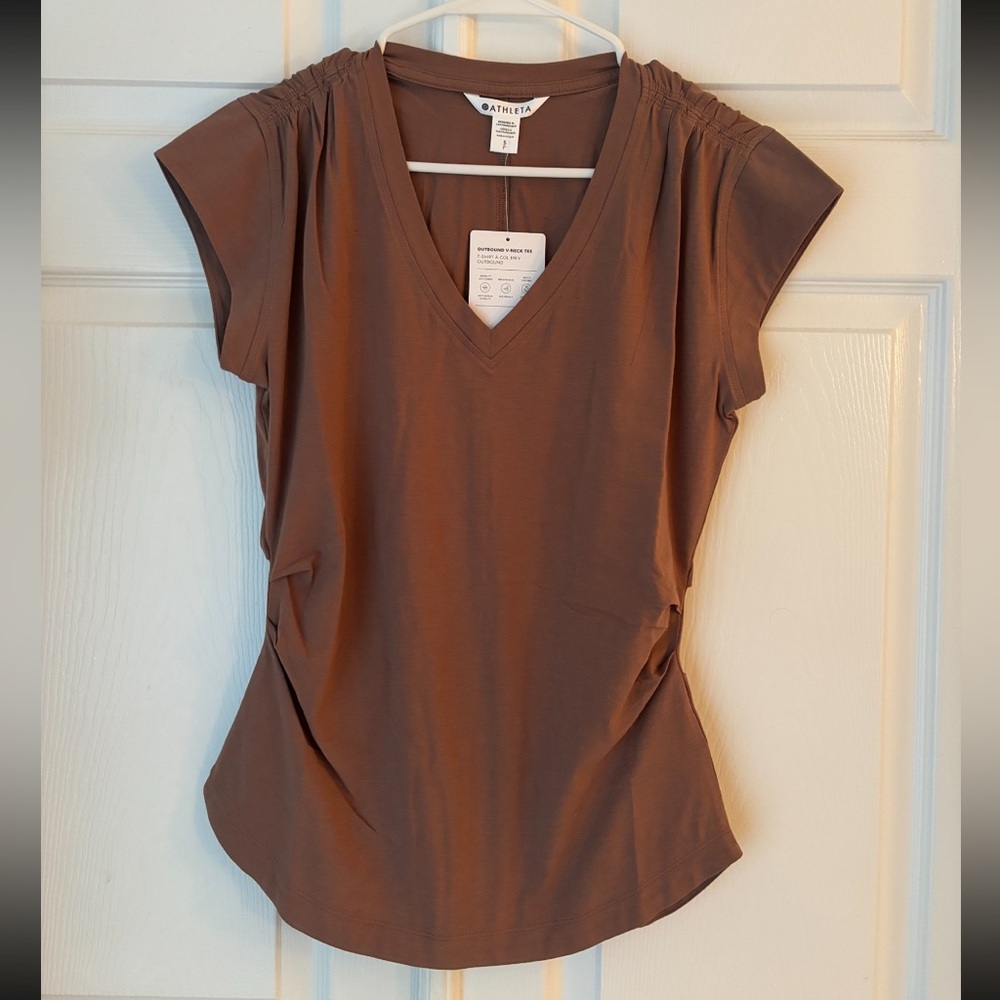 Athleta tee shirt